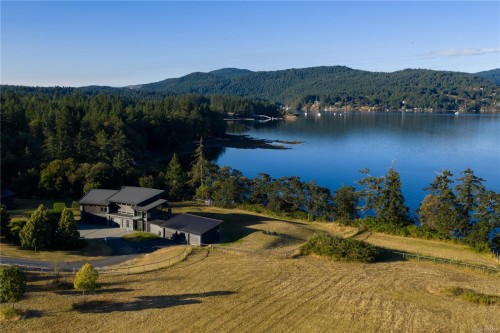 7756 West Saanich Rd, Central Saanich, BC 