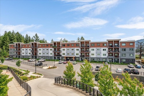 112-4830 Cedar Ridge Pl, Nanaimo, BC - Outdoor