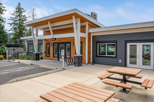 112-4830 Cedar Ridge Pl, Nanaimo, BC - Outdoor