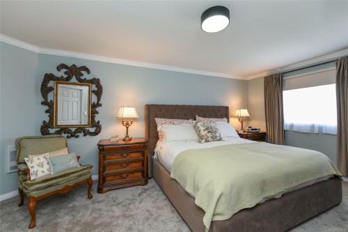 302-501 4Th St, Courtenay, BC - Indoor Photo Showing Bedroom