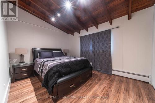 163 Maple Leaf Avenue N, Fort Erie (Ridgeway), ON - Indoor Photo Showing Bedroom