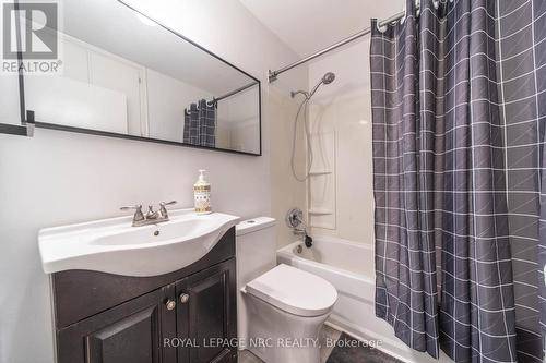 163 Maple Leaf Avenue N, Fort Erie (Ridgeway), ON - Indoor Photo Showing Bathroom
