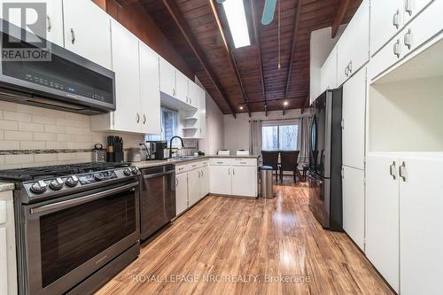 163 Maple Leaf Avenue N, Fort Erie (Ridgeway), ON - Indoor Photo Showing Kitchen