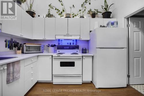 449 Talbot Street, St. Thomas, ON - Indoor Photo Showing Kitchen