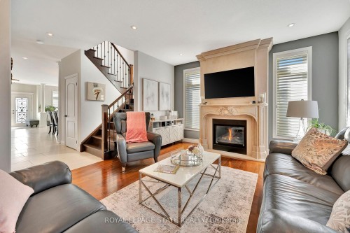 3 Rianna Court, Hamilton, ON - Indoor Photo Showing Living Room With Fireplace