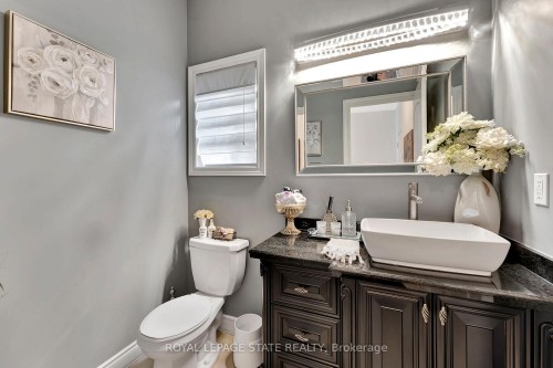 3 Rianna Court, Hamilton, ON - Indoor Photo Showing Bathroom