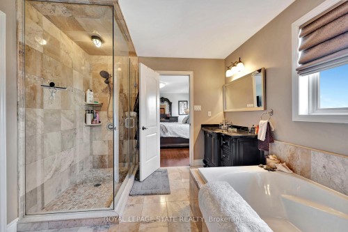 3 Rianna Court, Hamilton, ON - Indoor Photo Showing Bathroom