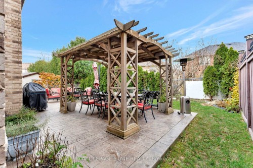 3 Rianna Court, Hamilton, ON - Outdoor