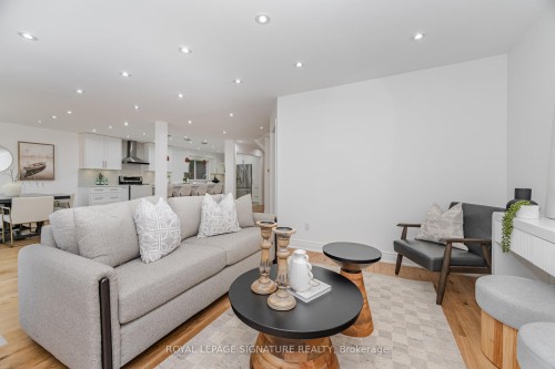 5217 Fallingbrook Drive, Mississauga, ON - Indoor Photo Showing Living Room