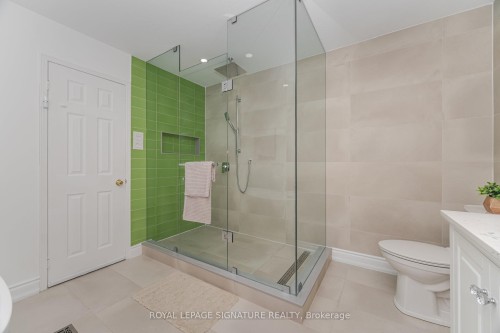 5217 Fallingbrook Drive, Mississauga, ON - Indoor Photo Showing Bathroom