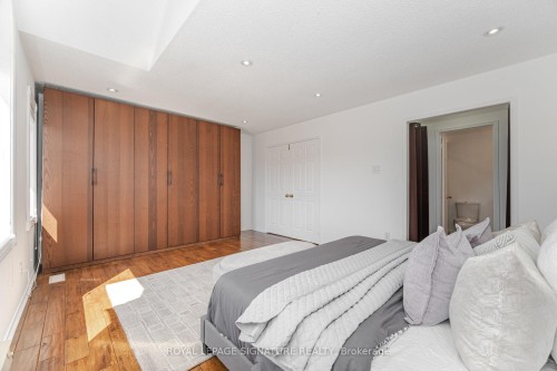 5217 Fallingbrook Drive, Mississauga, ON - Indoor Photo Showing Bedroom