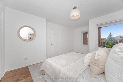 5217 Fallingbrook Drive, Mississauga, ON - Indoor Photo Showing Bedroom