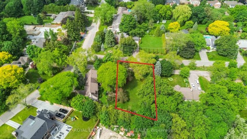 2R Pine Ridge Drive, Toronto, ON 