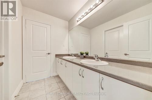 932 Barton Way, Innisfil, ON - Indoor Photo Showing Bathroom
