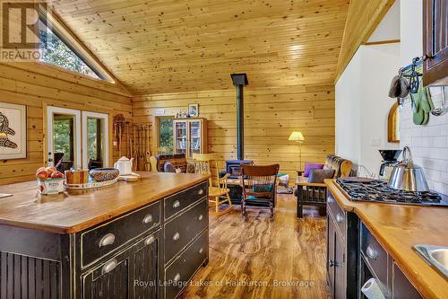 1880 Boldts Lane, Minden Hills (Snowdon), ON - Indoor