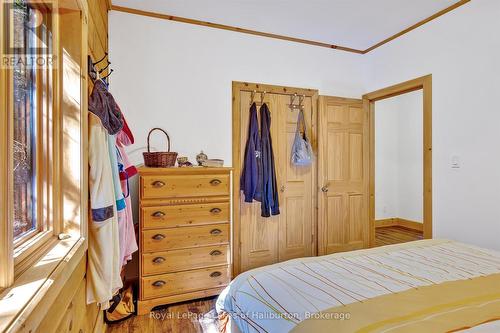 1880 Boldts Lane, Minden Hills (Snowdon), ON - Indoor Photo Showing Bedroom
