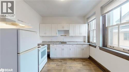 70 Mill Street, Georgetown, ON - Indoor Photo Showing Kitchen