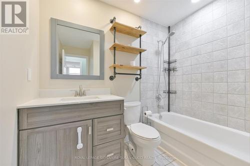 616 - 1 Leaside Park Drive, Toronto, ON - Indoor Photo Showing Bathroom