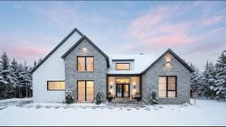 1140 Ch. du Massif  Piedmont, QC J0R 1K0