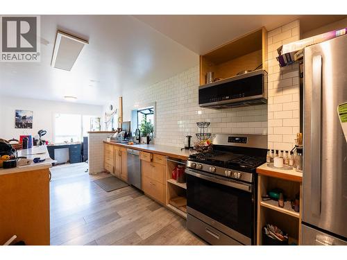 320 Chatham Street, Nelson, BC - Indoor Photo Showing Kitchen