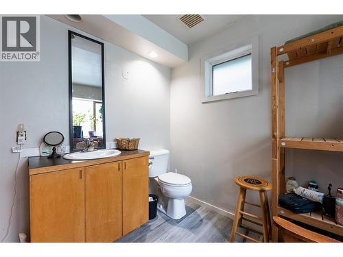 320 Chatham Street, Nelson, BC - Indoor Photo Showing Bathroom