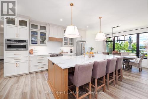 117 Almur Drive, Georgian Bluffs, ON - Indoor Photo Showing Kitchen With Upgraded Kitchen