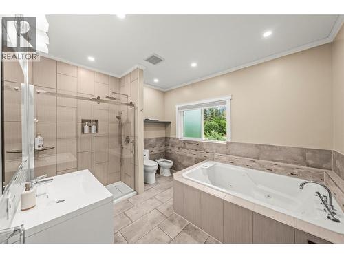 5936 Highway 6, Coldstream, BC - Indoor Photo Showing Bathroom