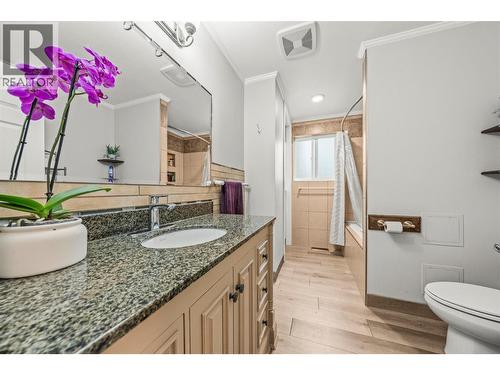 5936 Highway 6, Coldstream, BC - Indoor Photo Showing Bathroom