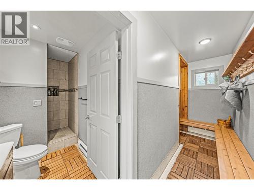 5936 Highway 6, Coldstream, BC - Indoor