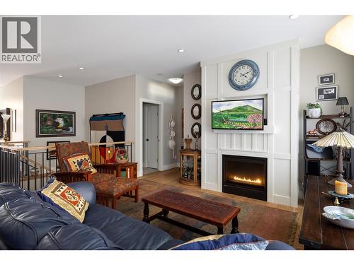 1404 Copper Mountain Court Unit# 33, Vernon, BC - Indoor Photo Showing Living Room With Fireplace