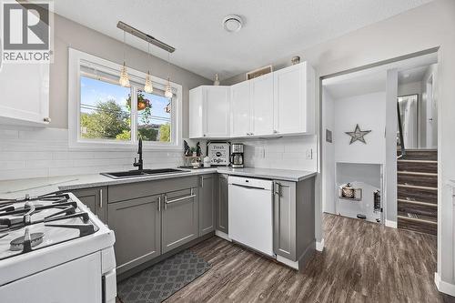 11701 Coldstream Creek Road, Coldstream, BC - Indoor Photo Showing Kitchen With Double Sink