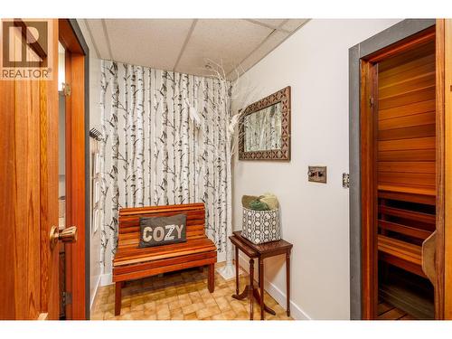 6171 50 Street Nw, Salmon Arm, BC - Indoor Photo Showing Other Room