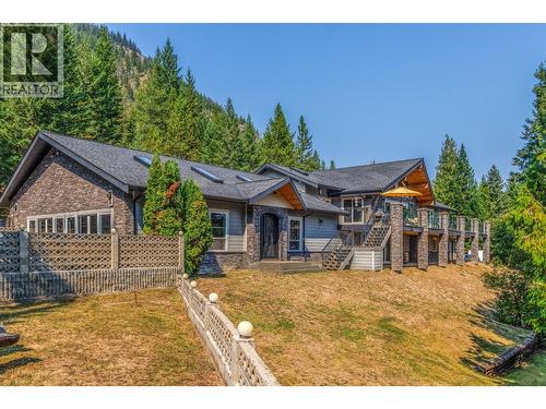 6171 50 Street Nw, Salmon Arm, BC - Outdoor