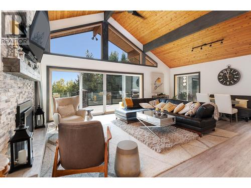 6171 50 Street Nw, Salmon Arm, BC - Indoor Photo Showing Living Room With Fireplace