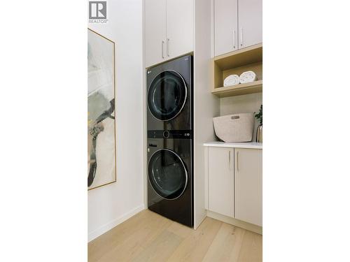 1181 Sunset Drive Unit# 2901, Kelowna, BC - Indoor Photo Showing Laundry Room