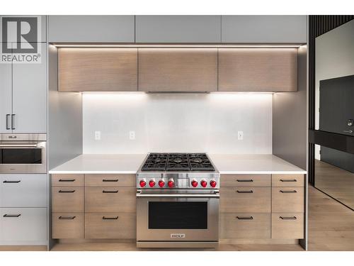 1181 Sunset Drive Unit# 2902, Kelowna, BC - Indoor Photo Showing Kitchen With Upgraded Kitchen