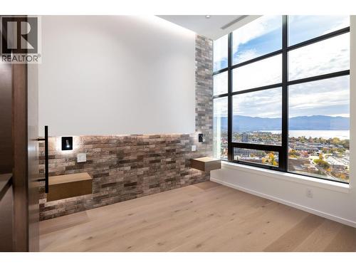 1181 Sunset Drive Unit# 2902, Kelowna, BC - Indoor Photo Showing Other Room