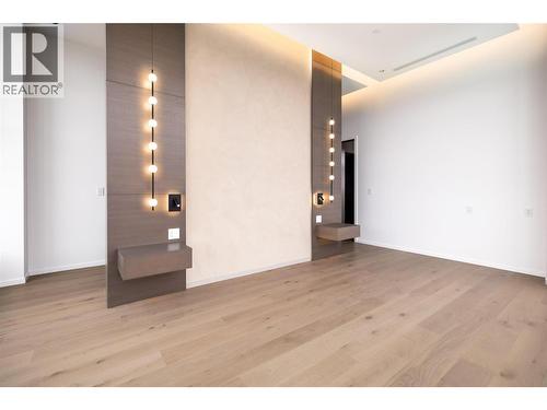 1181 Sunset Drive Unit# 2902, Kelowna, BC - Indoor Photo Showing Other Room