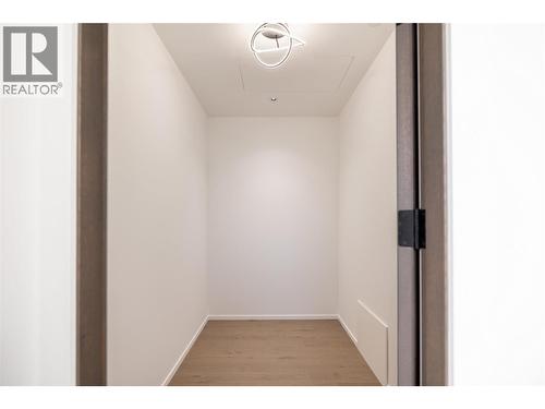 1181 Sunset Drive Unit# 2902, Kelowna, BC - Indoor Photo Showing Other Room