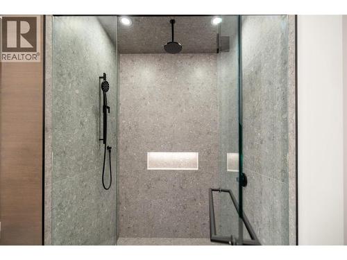 1181 Sunset Drive Unit# 2902, Kelowna, BC - Indoor Photo Showing Bathroom