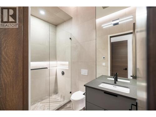 1181 Sunset Drive Unit# 2902, Kelowna, BC - Indoor Photo Showing Bathroom