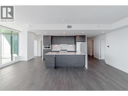 1181 Sunset Drive Unit# 2703, Kelowna, BC - Indoor Photo Showing Kitchen