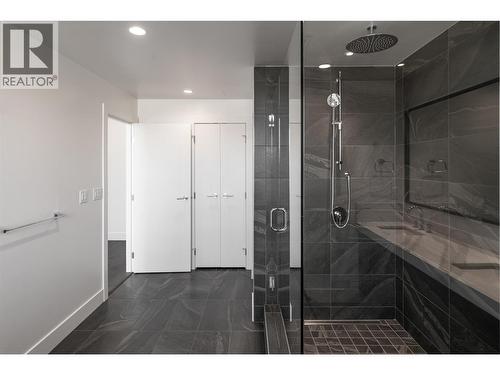 1181 Sunset Drive Unit# 2703, Kelowna, BC - Indoor Photo Showing Bathroom