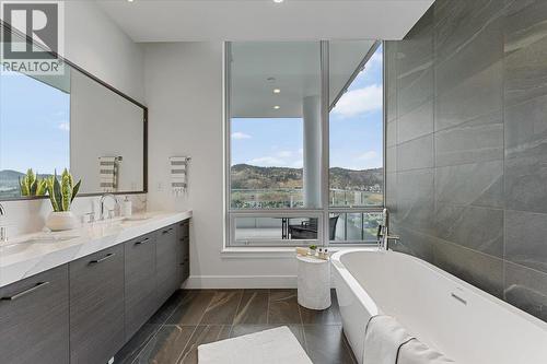 1181 Sunset Drive Unit# 2601, Kelowna, BC - Indoor Photo Showing Bathroom