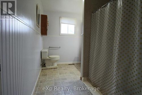 34 Queen Street, Grey Highlands, ON - Indoor Photo Showing Bathroom