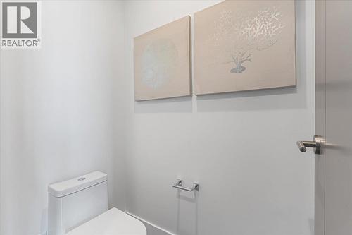 1181 Sunset Drive Unit# 2801, Kelowna, BC - Indoor Photo Showing Bathroom