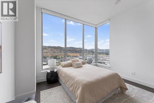 1181 Sunset Drive Unit# 2801, Kelowna, BC - Indoor Photo Showing Bedroom
