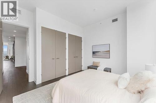 1181 Sunset Drive Unit# 2801, Kelowna, BC - Indoor Photo Showing Bedroom