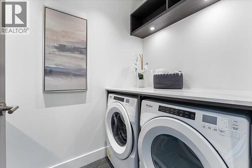 1181 Sunset Drive Unit# 2801, Kelowna, BC - Indoor Photo Showing Laundry Room