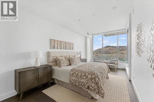 1181 Sunset Drive Unit# 2801, Kelowna, BC - Indoor Photo Showing Bedroom